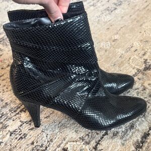 Antonio Melani black snake print Chelsea ankle booties size 9.5